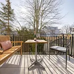 Strom Acht - Modern Frisch Inkl Stellplatz, Balkon - 200m Zum Alten Strom Apartment Rostock