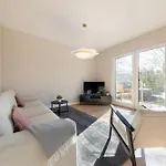 Ferienwohnung Strom Acht - modern frisch inkl Stellplatz, Balkon - 200m zum Alten Strom
